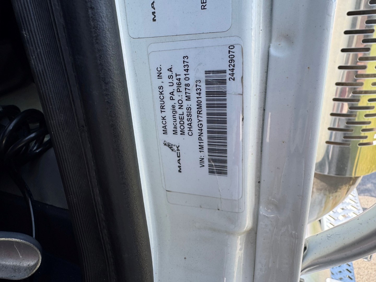 Used 2023 Mack Pinnacle - image 18